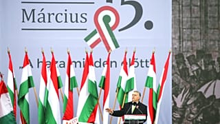 'Macaristan demokrasi ile otoriter devlet arasında seçim yapacak'