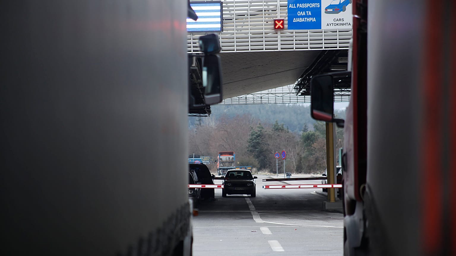 Από τσιγάρα έως... χέλια: Τι κατάσχεσαν τα τελωνεία το 2017