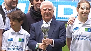 El Real Madrid recibe la Copa Nueve Valores