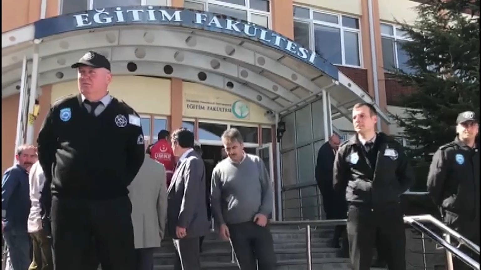 Tuchia: ricercatore spara all'università e uccide docenti