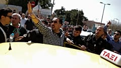 UberX: Πορεία και εντάσεις μετά την απόφαση για «λουκέτο»