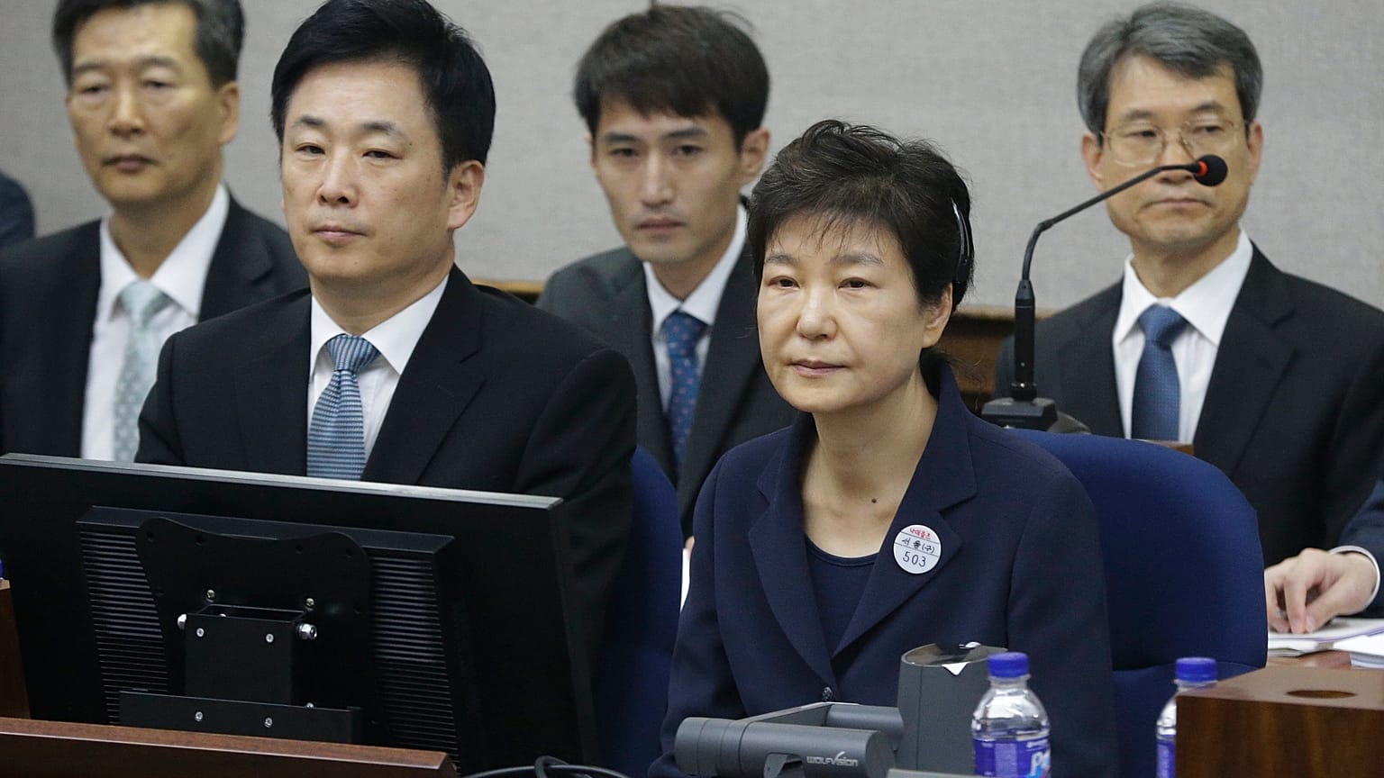 Börtönbüntetésre ítélték a volt dél-koreai elnököt