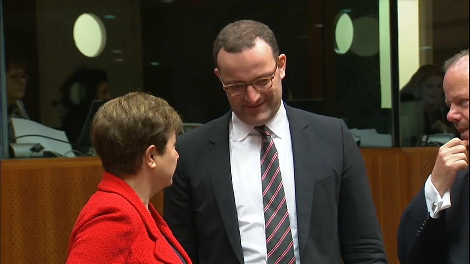 Spott und Kritik: Endlich eine Aufgabe für Jens Spahn?
