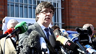 Puigdemont esce di prigione e chiede dialogo a Madrid