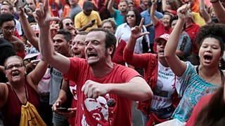 Δεν προτίθεται να παραδοθεί ο Λούλα