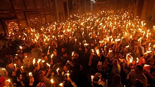 Η Αφή του Αγίου Φωτός και η άφιξη στην Ελλάδα (vid + pics)