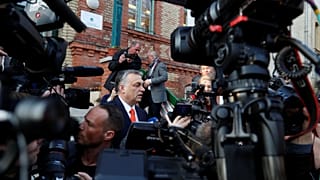 Les Hongrois appelés aux urnes, Orban favori