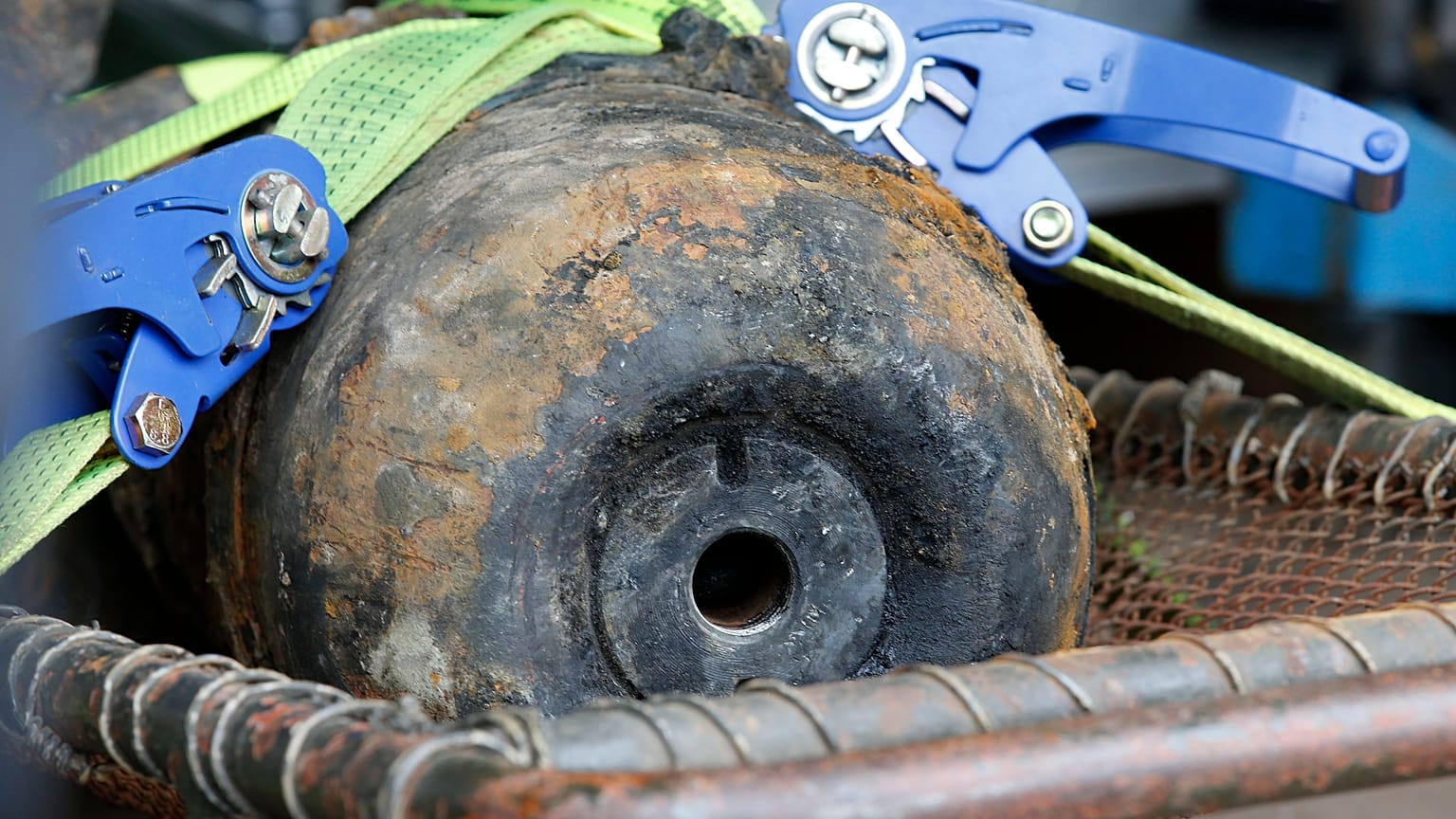 Over 20,000 people evacuated for removal of World War II bomb in German town