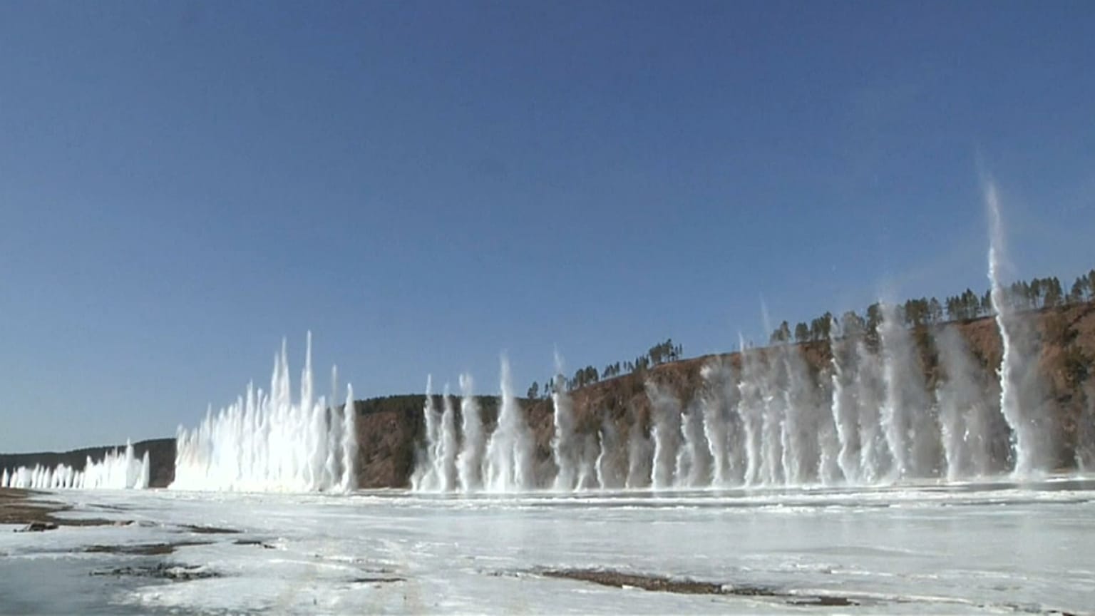 انفجار در یک رودخانه یخی در شمال شرقی چین