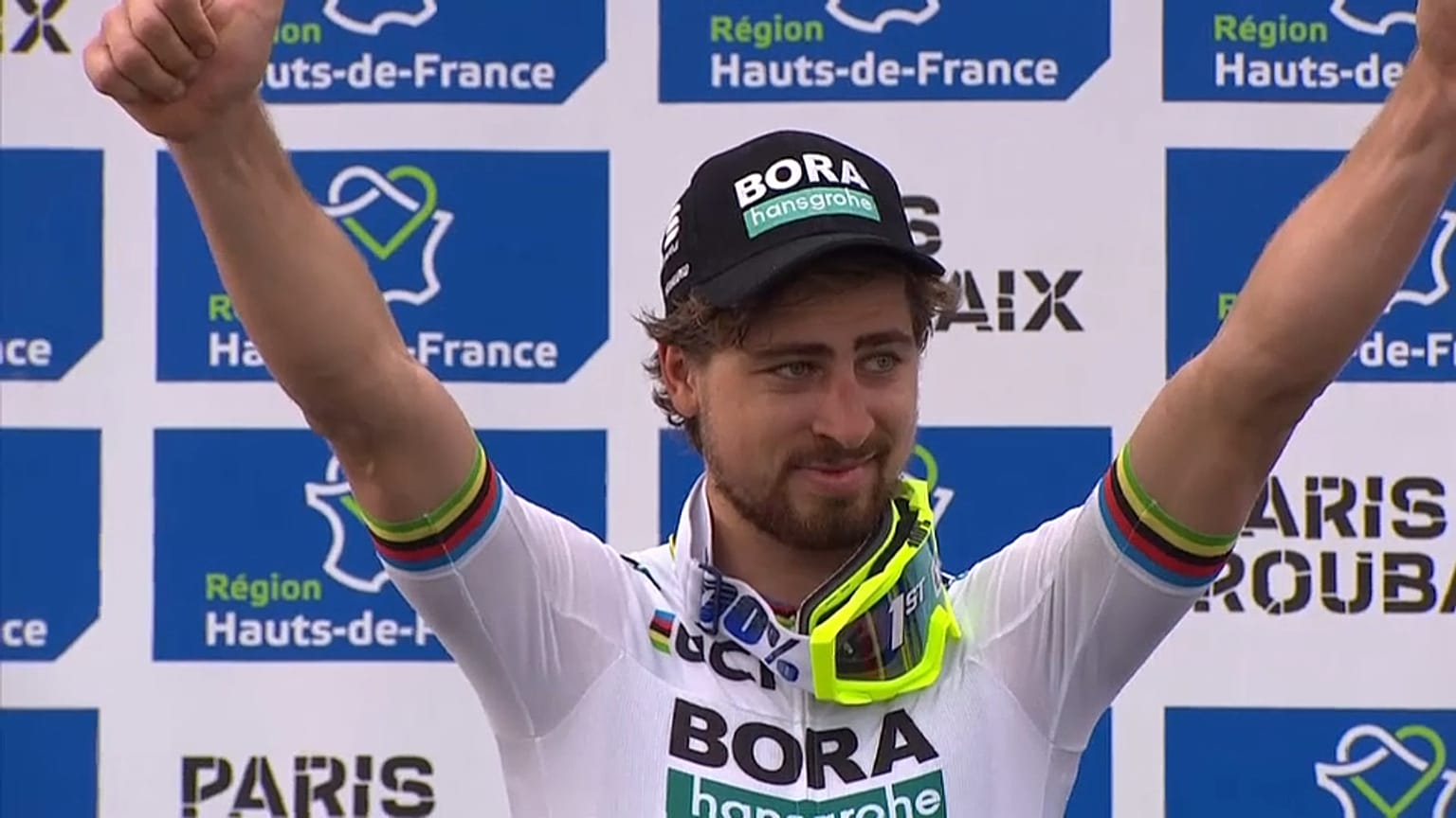 Sagan abrillanta el maillot arcoiris