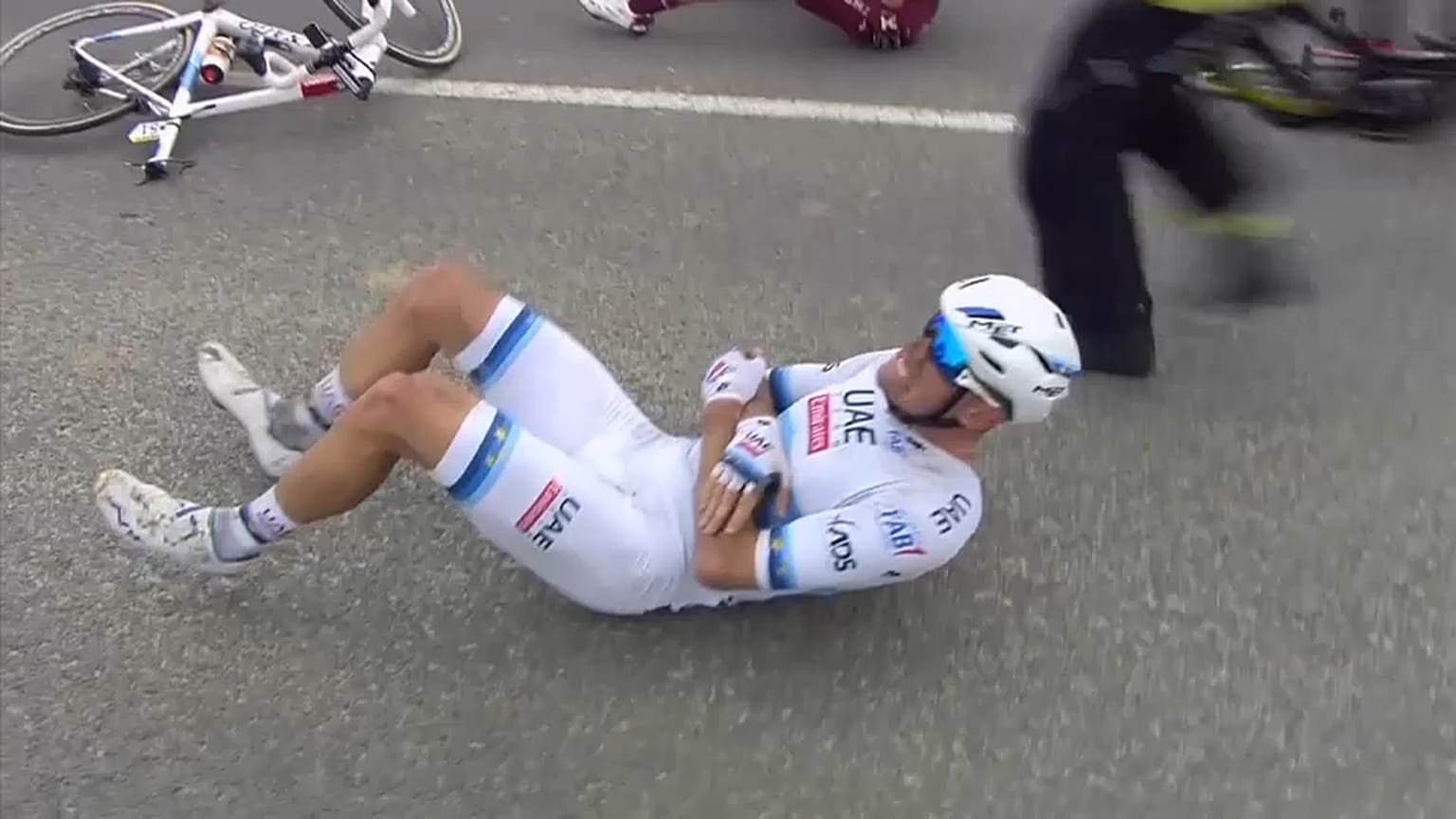 Peter Sagan gewinnt sturzreiches Rennen Paris-Roubaix - Junger Belgier gestorben