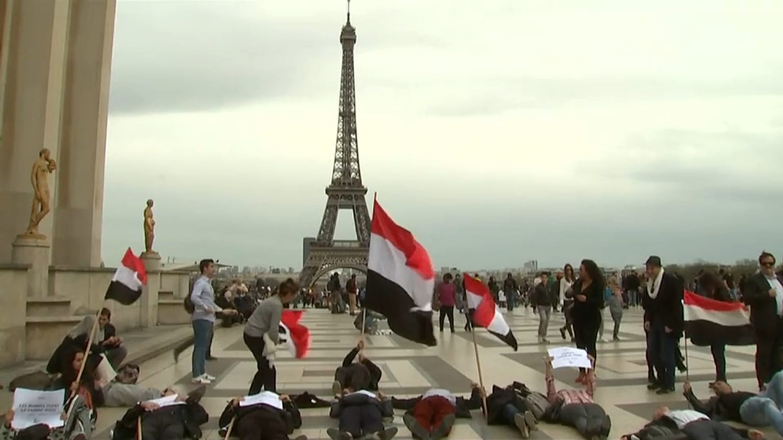 Yemen, proteste a Parigi per l'arrivo di Mohammed Bin Salman 