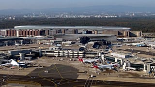 Deutschland: Viele Flugausfälle wegen Streiks an 4 Airports