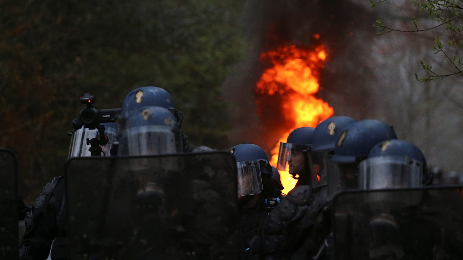 Notre Dame des Landes, massiccio sgombero della comune anarco-ambientalista