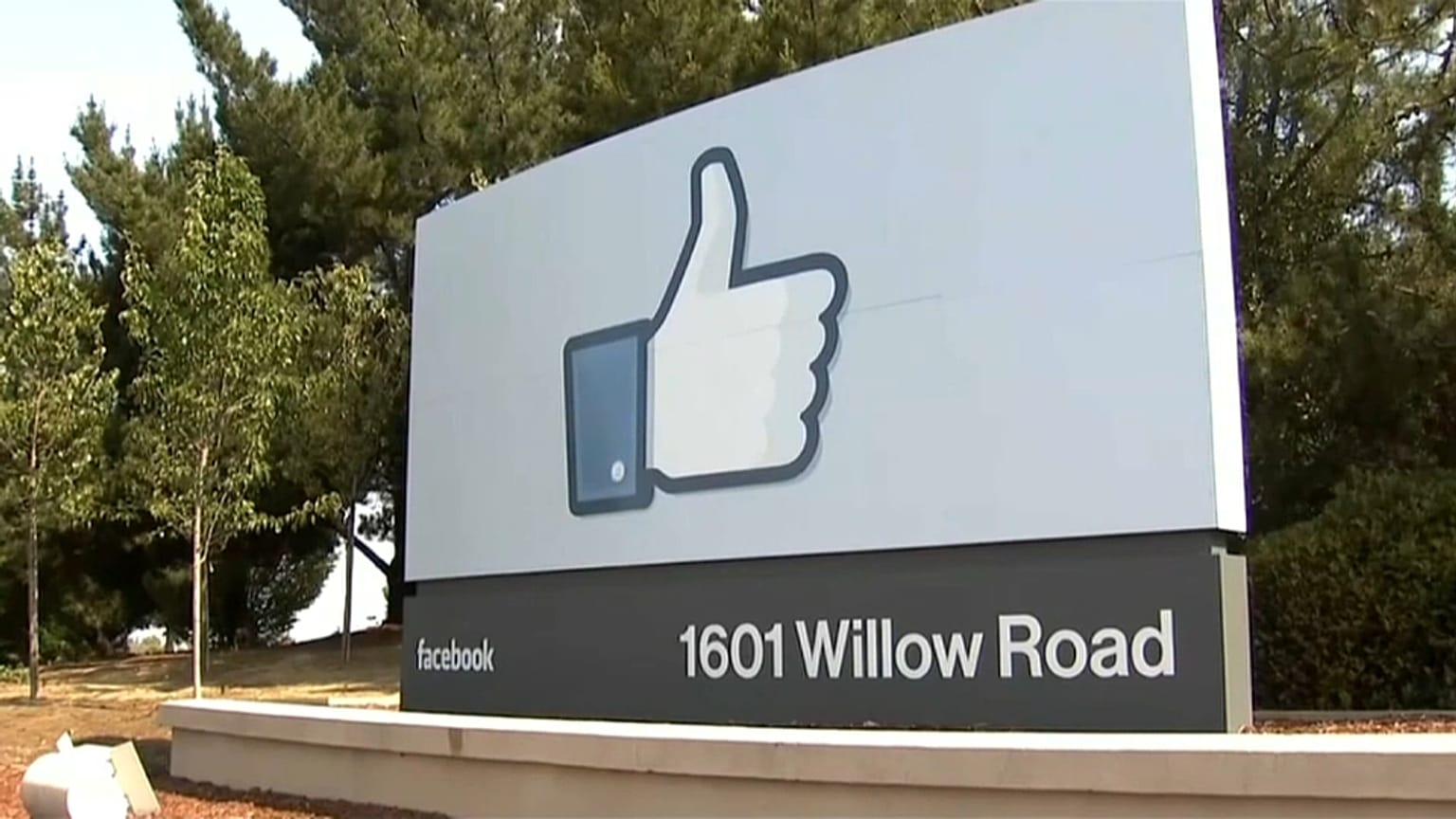 Lo scandalo Facebook in breve