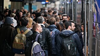 Greve nos comboios franceses vive quarto dia