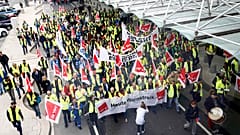 Airport workers strike in Frankfurt