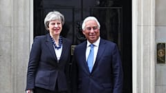 Costa e May falam de Brexit, Skripal e Síria