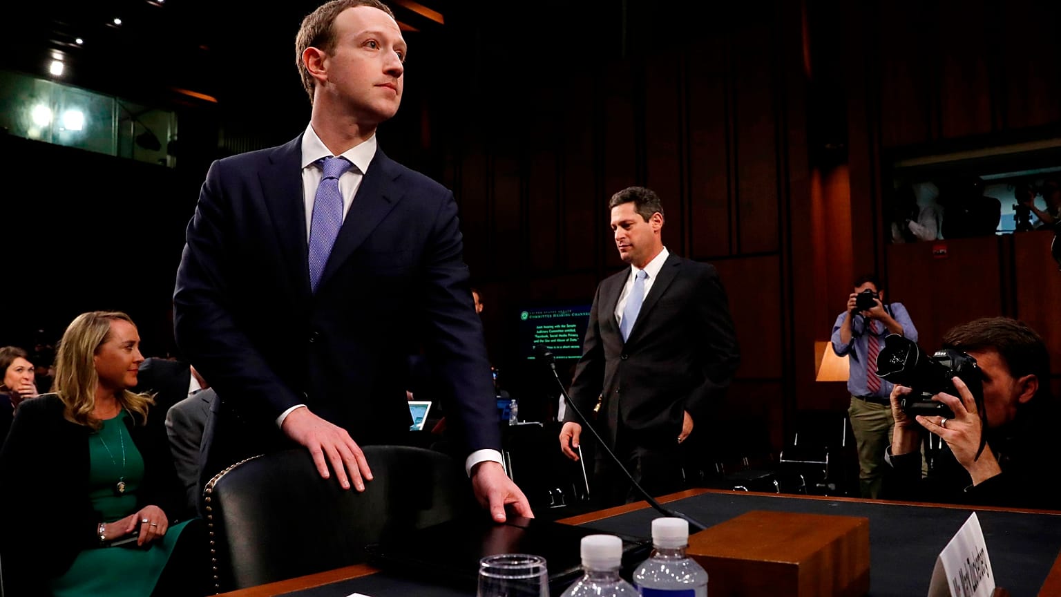 Facebook: Η Γουόλ Στριτ «ψήφισε» Ζάκερμπεργκ