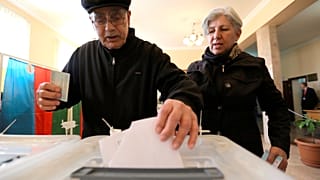 Alijew will noch mal: 5 Mio. Aserbaidschaner sollen Präsidenten wählen