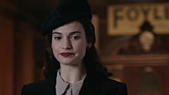 Lily James se abona al drama histórico