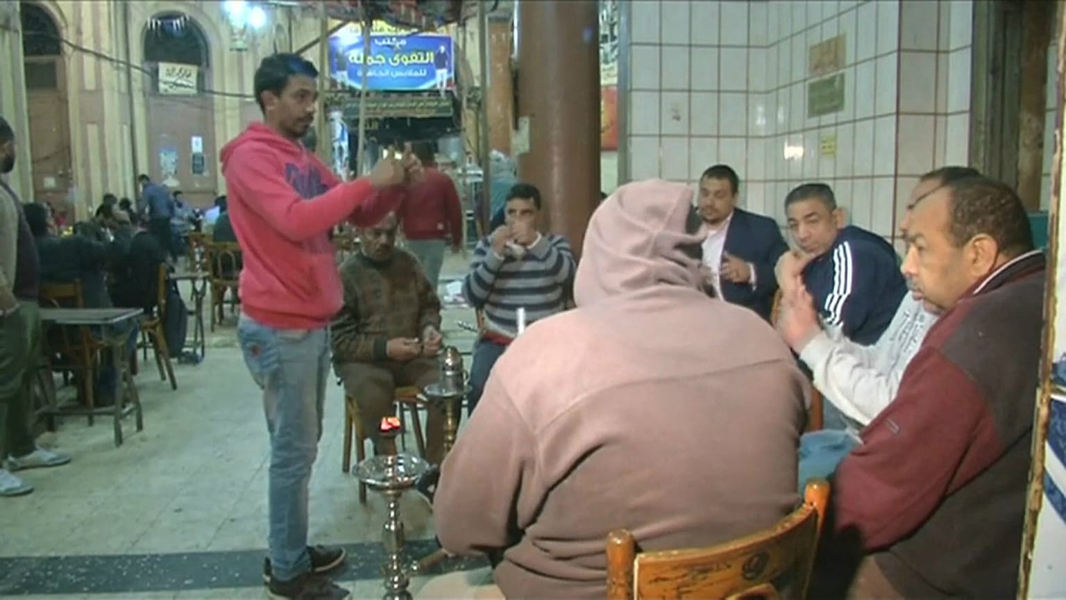شاهد: مقهى للصم والبكم في مصر 