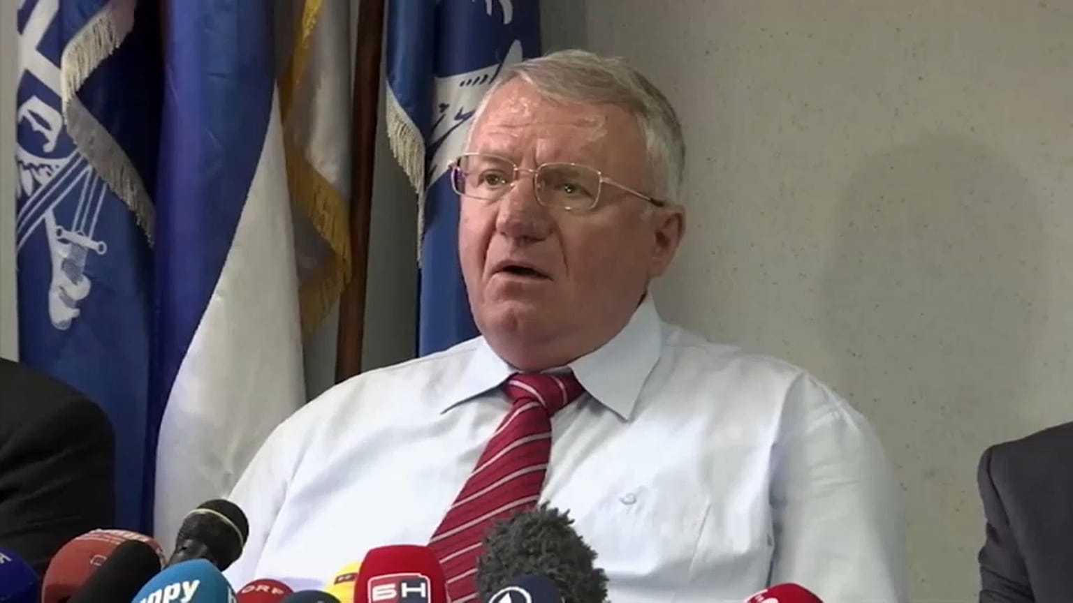 Vojislav Šešelj quer recorrer de sentença e diz que cometeria mesmos crimes
