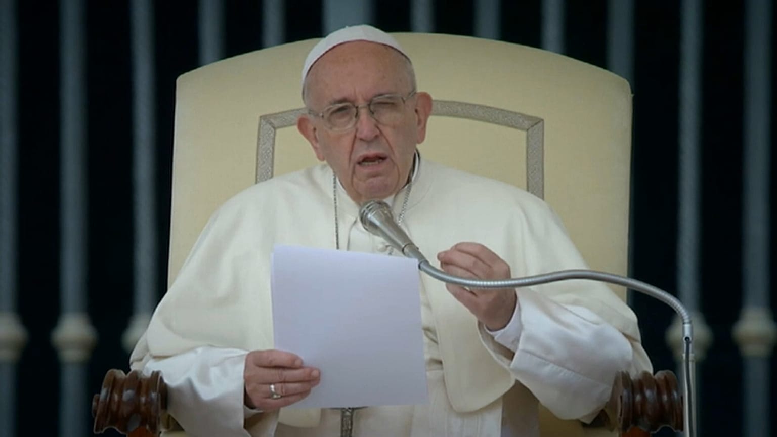 El papa reconoce que se equivocó en el caso Barros