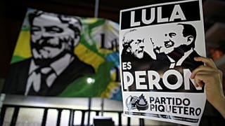 Manifestantes pró-lula em protesto na Argentina