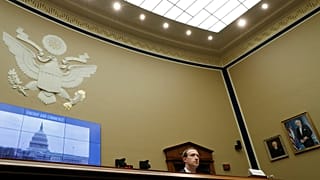 "Пользователи контролируют информацию"