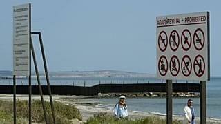 Διαψεύδει η Λευκωσία πιθανή χρήση βρετανικών βάσεων για επίθεση στη Συρία