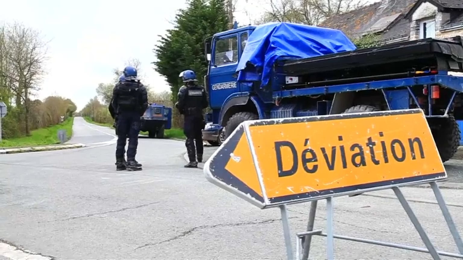 Notre-Dame-des-Landes : l'heure du déblaiement, retour au calme 