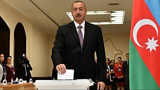 «کاهش ذخایر نفتی و گازی آذربایجان را به ایران نزدیک کرده است»