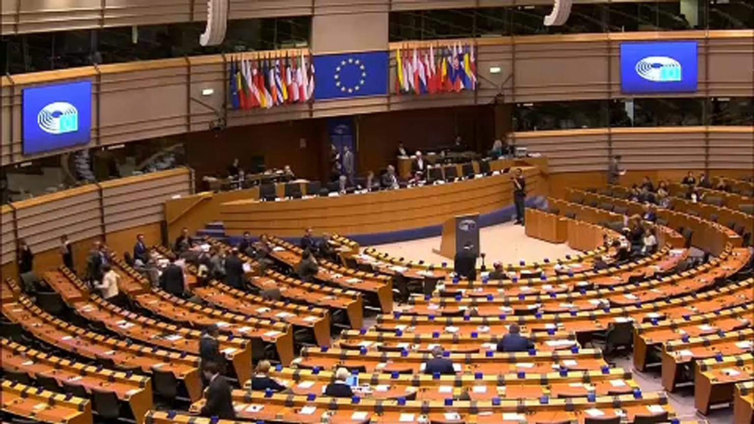 Magyarország: csorbultak az európai értékek