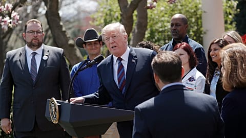 Trump hesitates on Pacific trade partnership