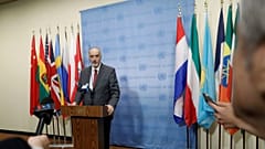  Bashar Jaafari, o embaixador russo na ONU, resiste à pressão do ocidente