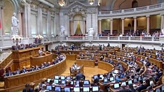 Aprovada mudança de género no registo civil aos 16 anos