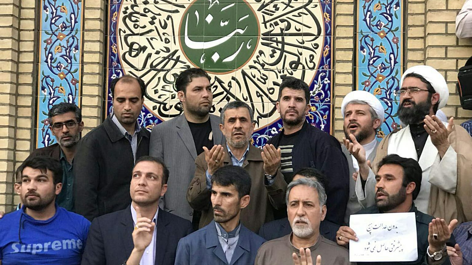هشدار به احمدی نژاد؛ بست‌نشینی بس