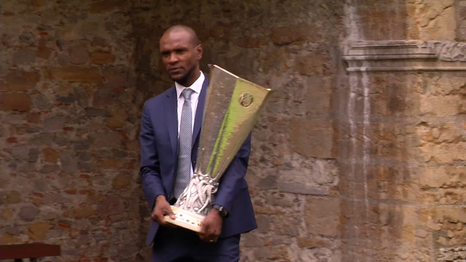 Troféu da Liga Europa já está em Lyon