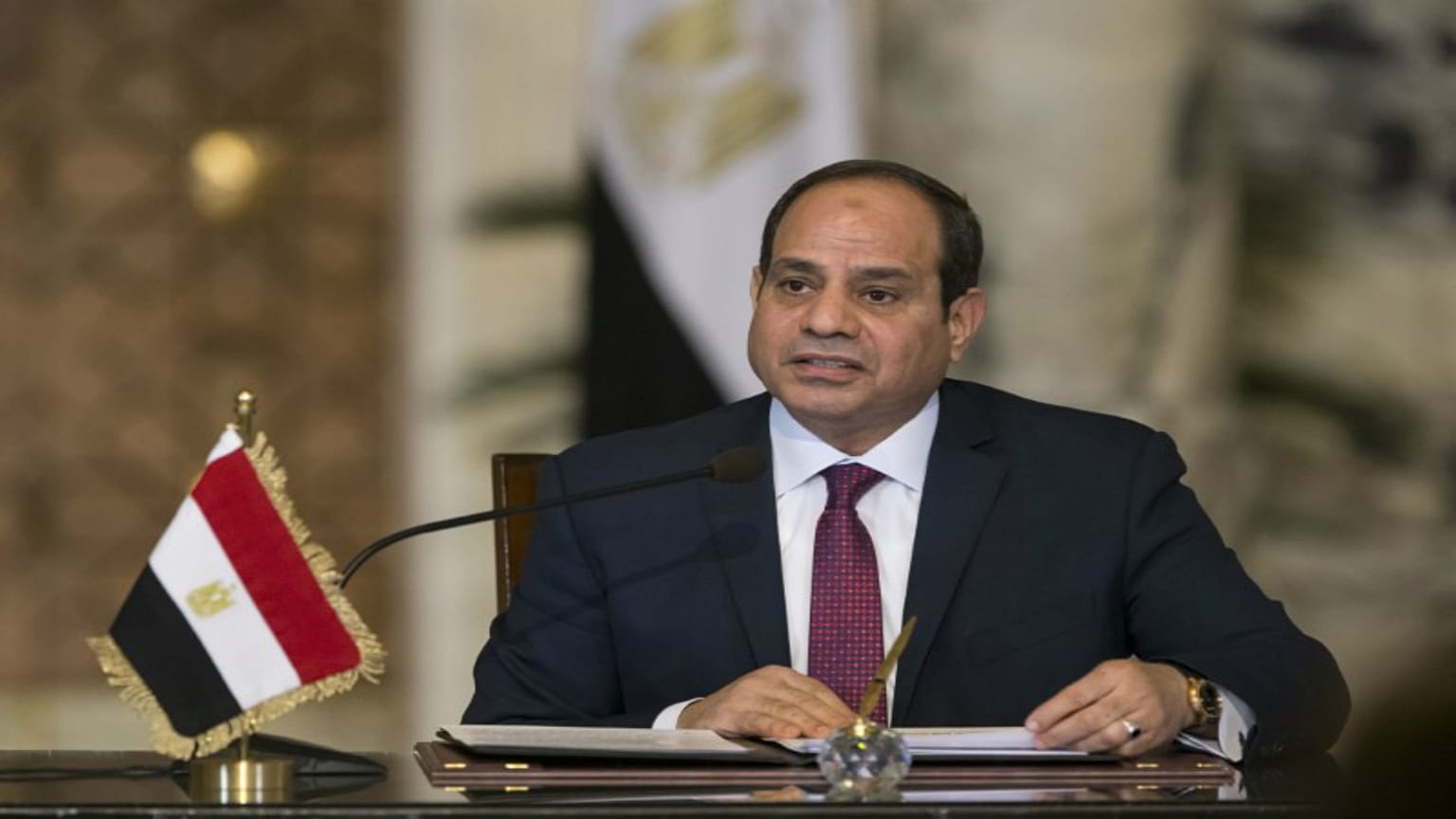 السيسي يعلن تمديد حالة الطوارئ لمدة ثلاثة أشهر 