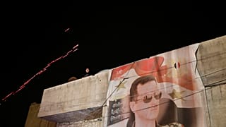 Βίντεο με τον Μπασάρ Αλ Άσαντ να φτάνει στο γραφείο του μετά την επιδρομή