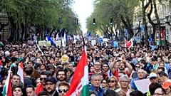 Manifestation géante à Budapest pour dire non à Orban