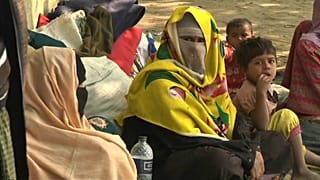 Primeira família rohingya regressa a casa