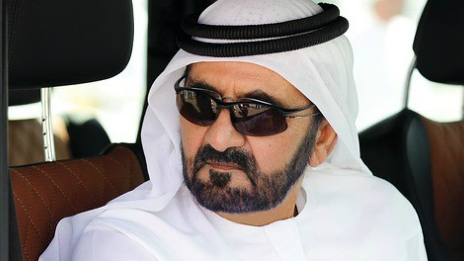 محمد بن راشد يتجوّل في "الظهران مول" قبيل بدء أعمال القمة العربية