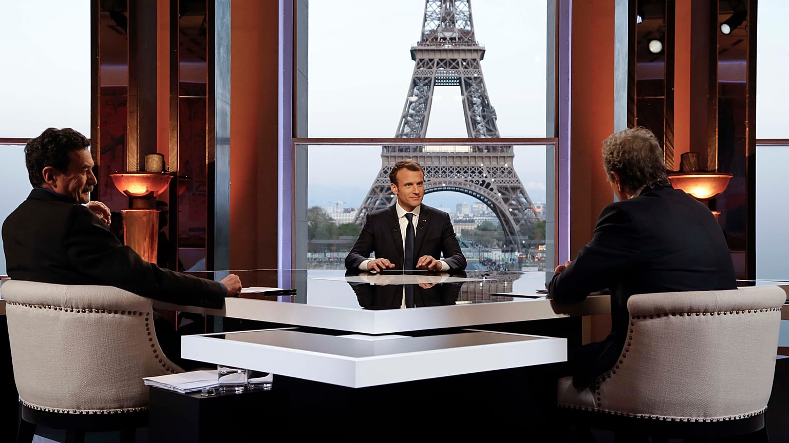 Armes chimiques : "Les Russes sont complices", selon Macron