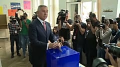 Djukanovic na frente para a presidência de Montenegro