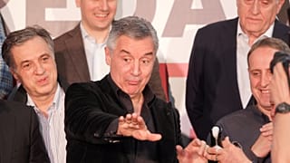Мило Джуканович побеждает на выборах в Черногории