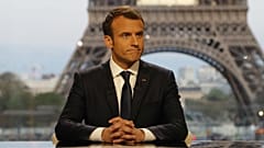 Macron: Trump'ı Suriye'de kalmaya biz ikna ettik