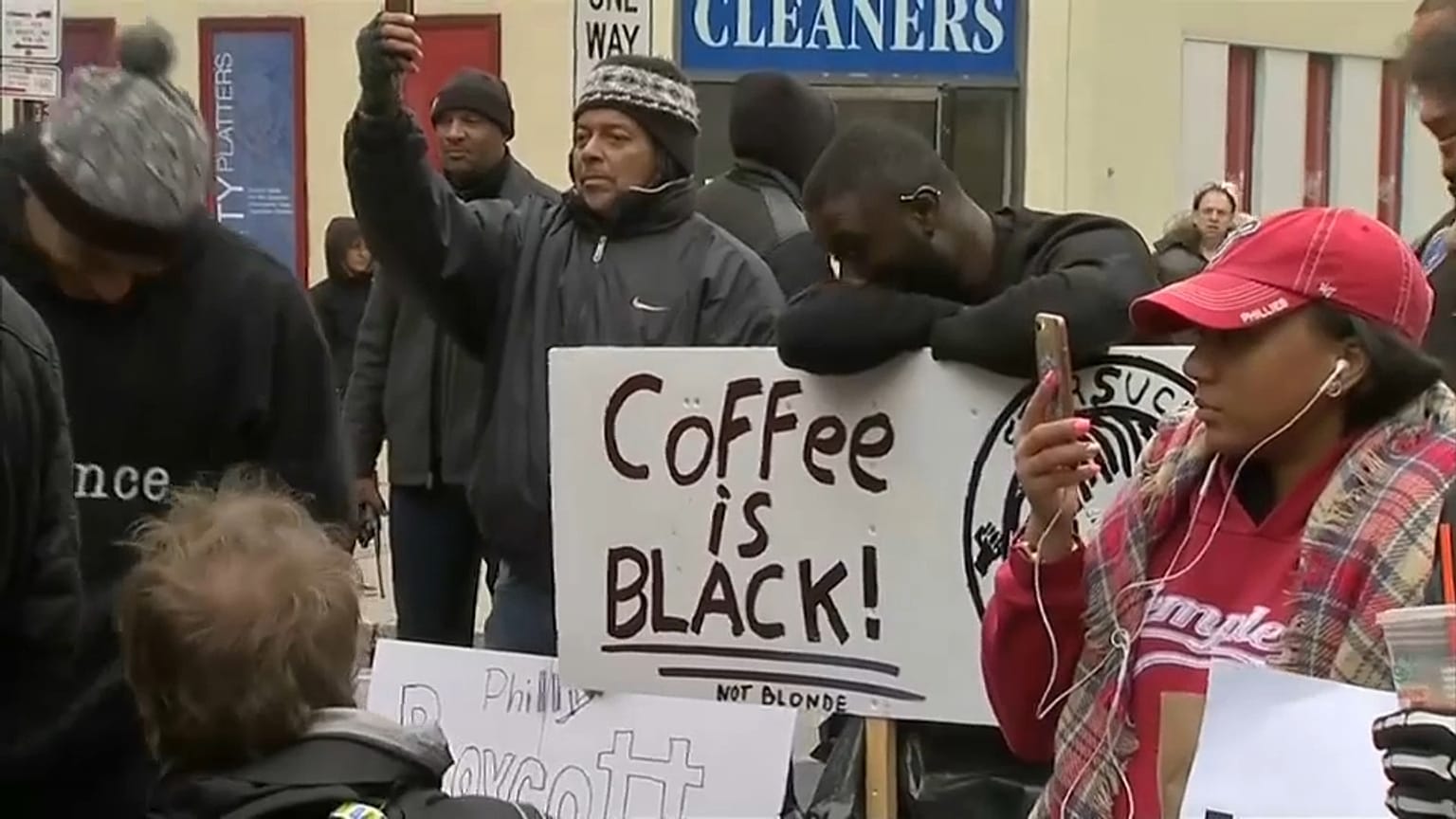 Posible caso de racismo en un Starbucks en Filadelfia  