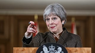 Departamentos do governo de Theresa May podem vir a ser alvos russos